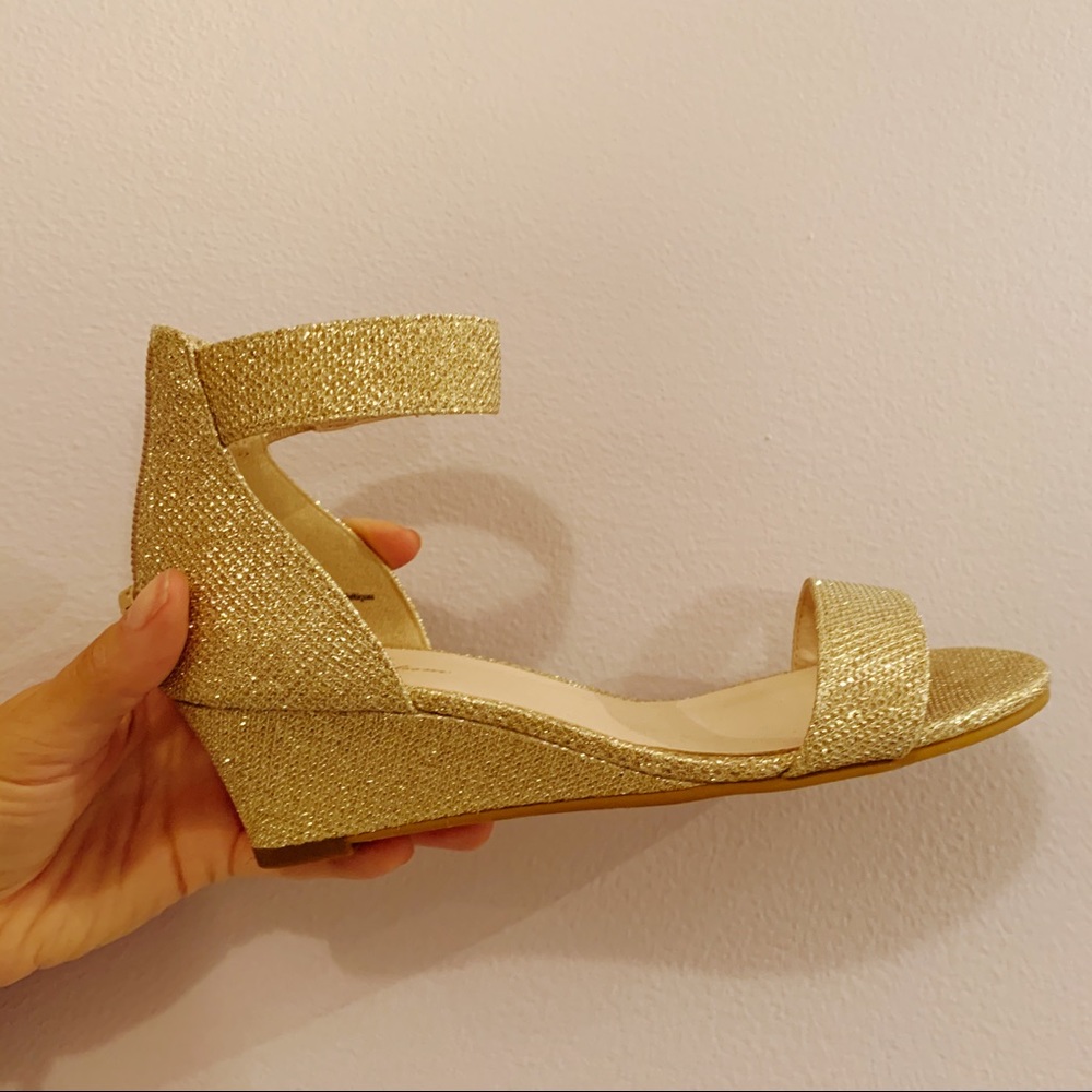 Gold Shimmer faux leather heels!